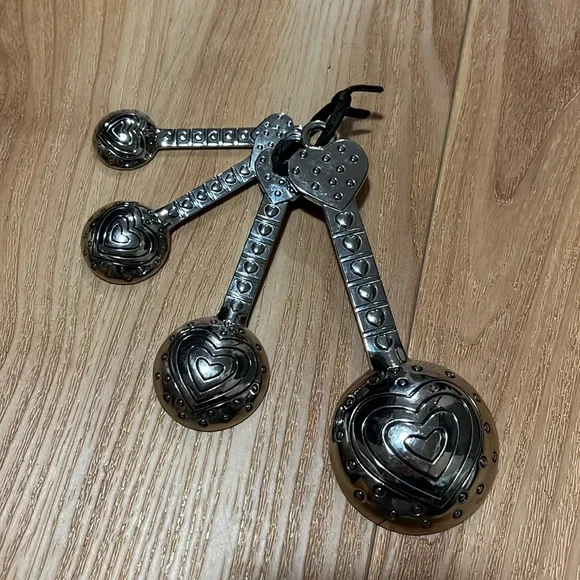 Heart Design Measuring Spoons - Picture 3 of 4